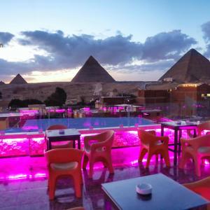 magic Pyramids INN