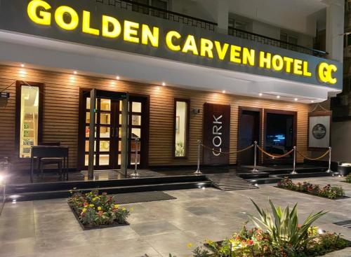 Golden Carven Hotel - image 3