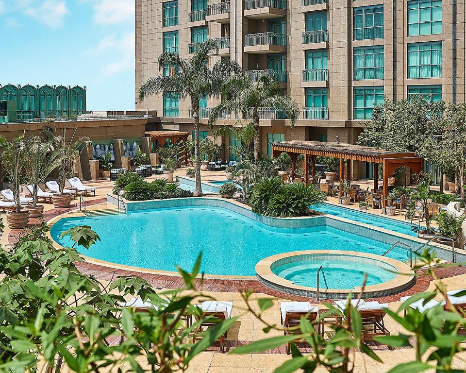 Four Seasons Hotel Cairo at Nile Plaza - image 2
