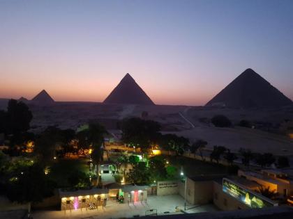 Sahara Pyramids Inn - image 4