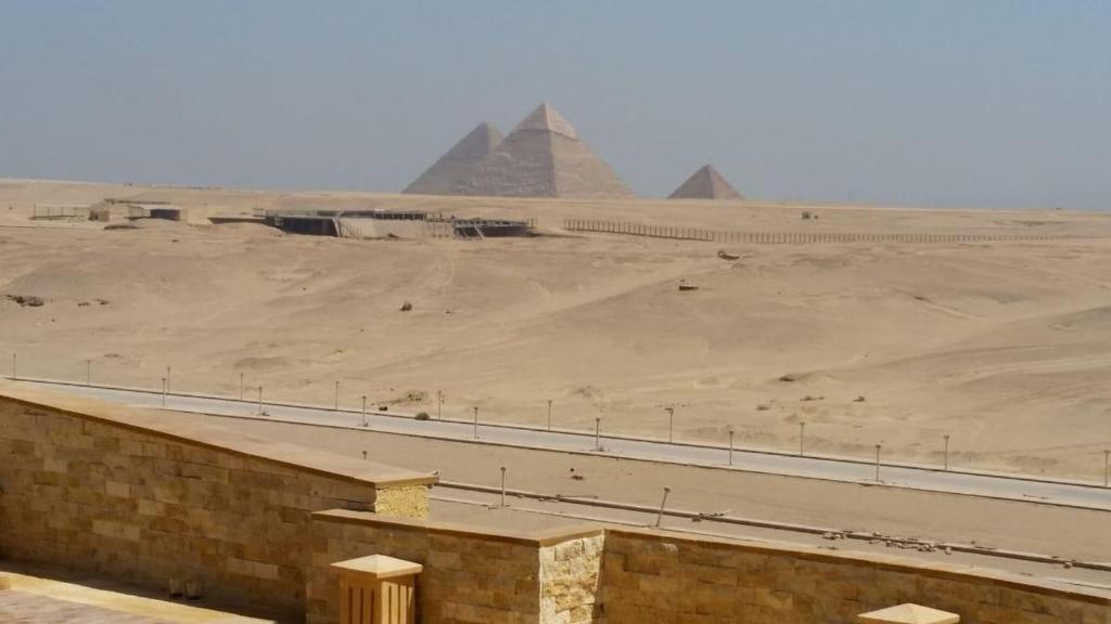 Pyramids inn Hotel - main image