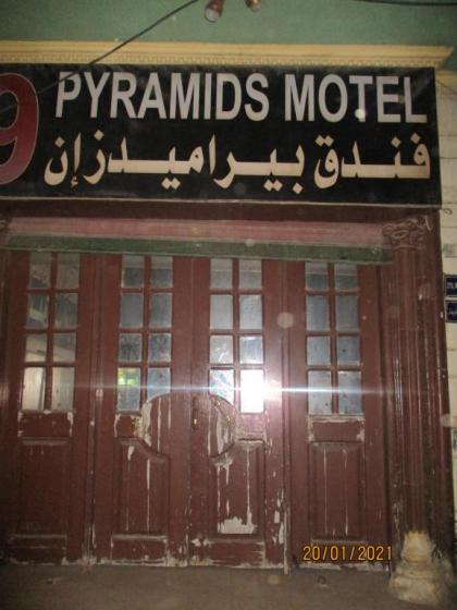 pyramids motel Cairo