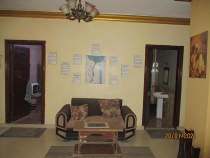 Pyramids Motel - image 10
