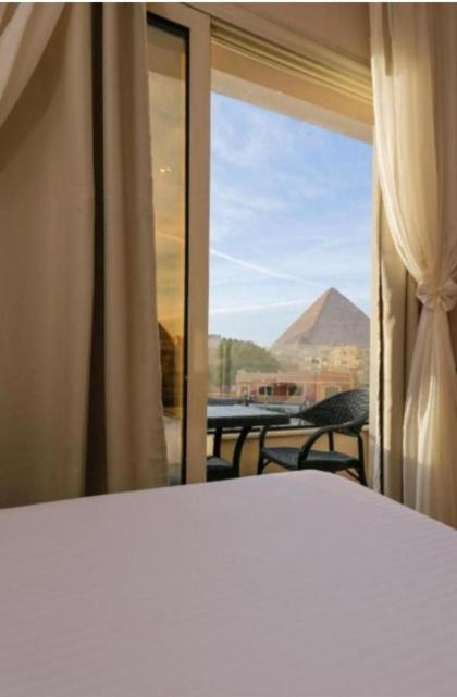 Royal pyramids residential
