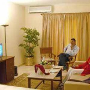 Golden Carven Hotel