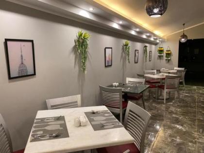 Golden Carven Hotel - image 11