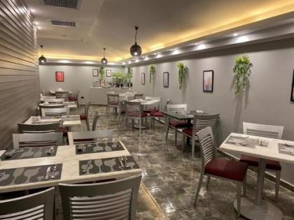 Golden Carven Hotel - image 15