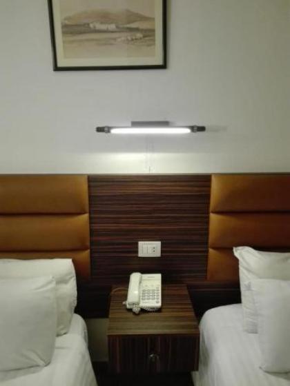 Golden Carven Hotel - image 18