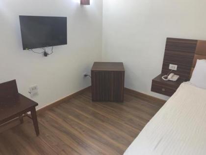Golden Carven Hotel - image 19