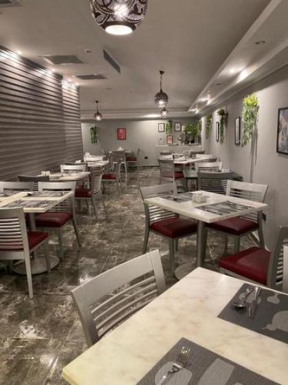 Golden Carven Hotel - image 5