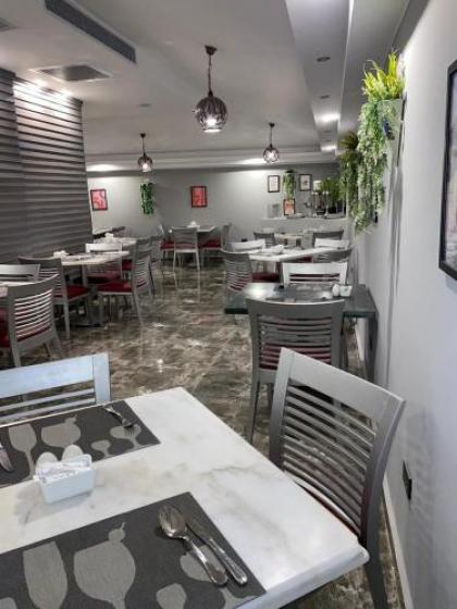 Golden Carven Hotel - image 7