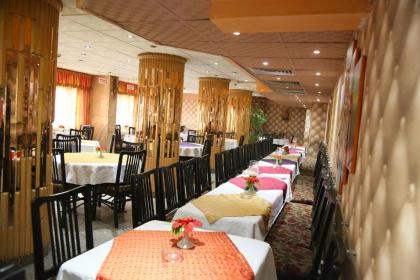 Happy City Hotel - image 12