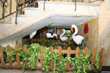 Happy City Hotel - image 3