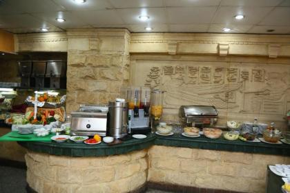 Happy City Hotel - image 4