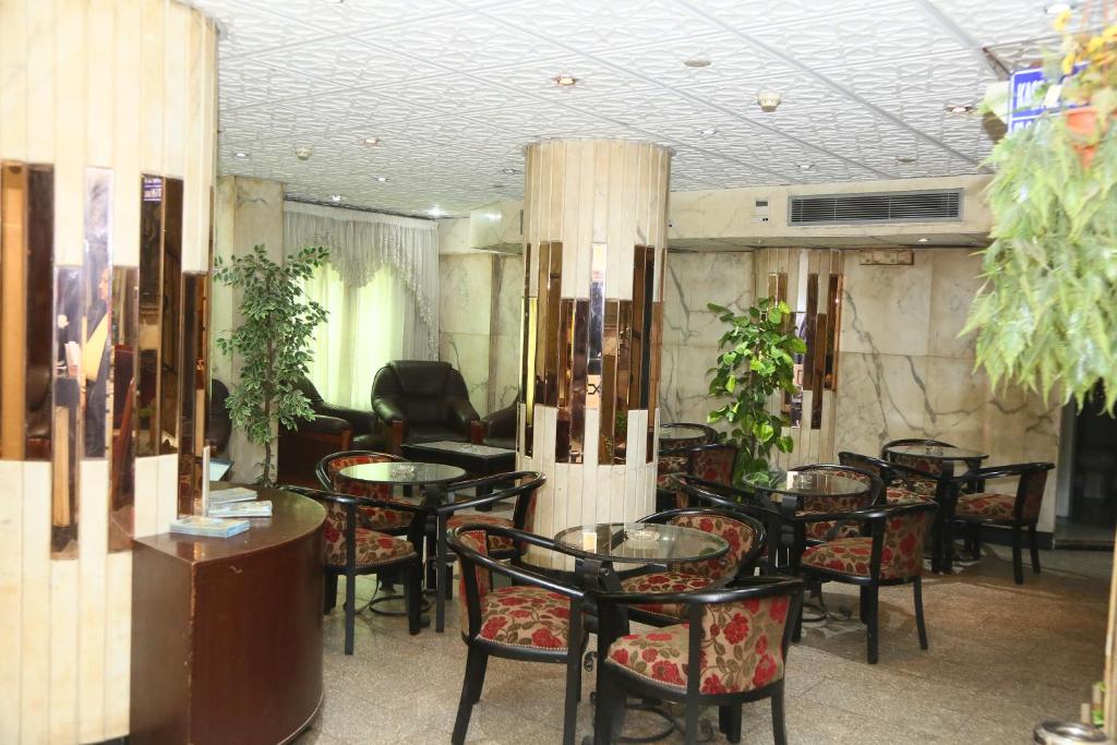 Happy City Hotel - image 5