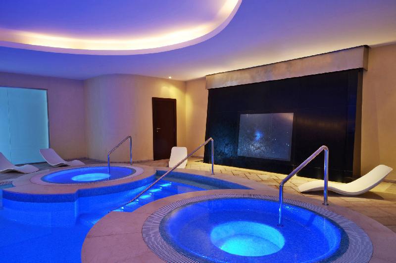Le Meridien Pyramids Hotel & Spa - image 2