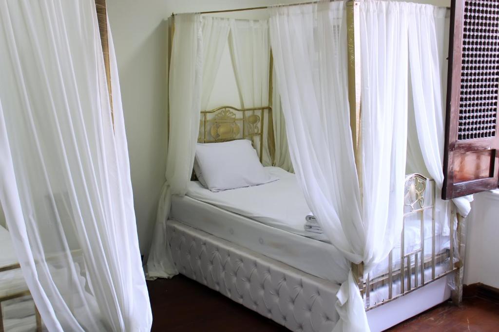 Kings Palace Hostel - image 6
