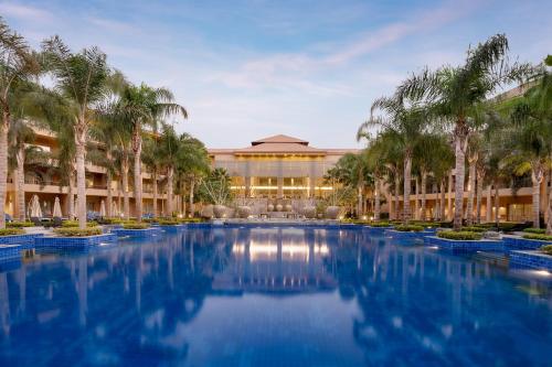 Dusit Thani LakeView Cairo - main image