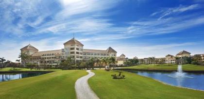 Hilton Pyramids Golf - image 1