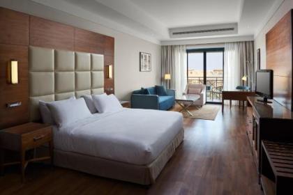 Hilton Pyramids Golf - image 8