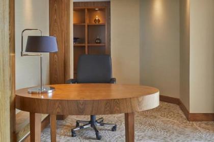 Ramses Hilton - image 10