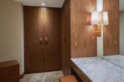 Ramses Hilton - image 11