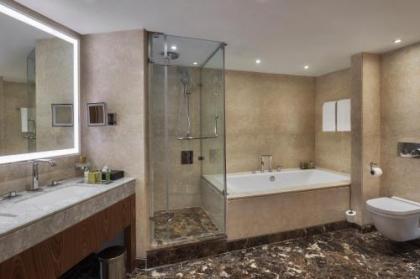 Ramses Hilton - image 13