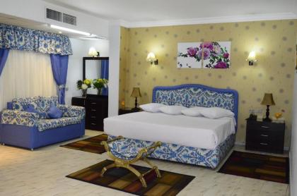 Holidays Express Hotel - image 2