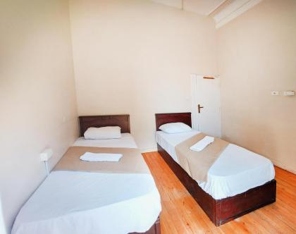 Travelers House - image 15