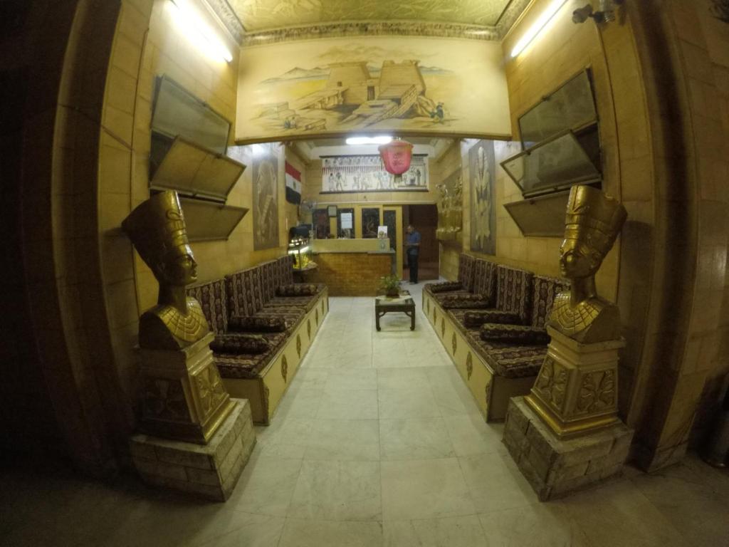 New Palace Hotel - image 6