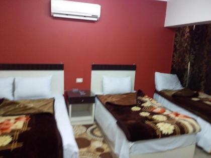 Isis Hostel 2 - image 1