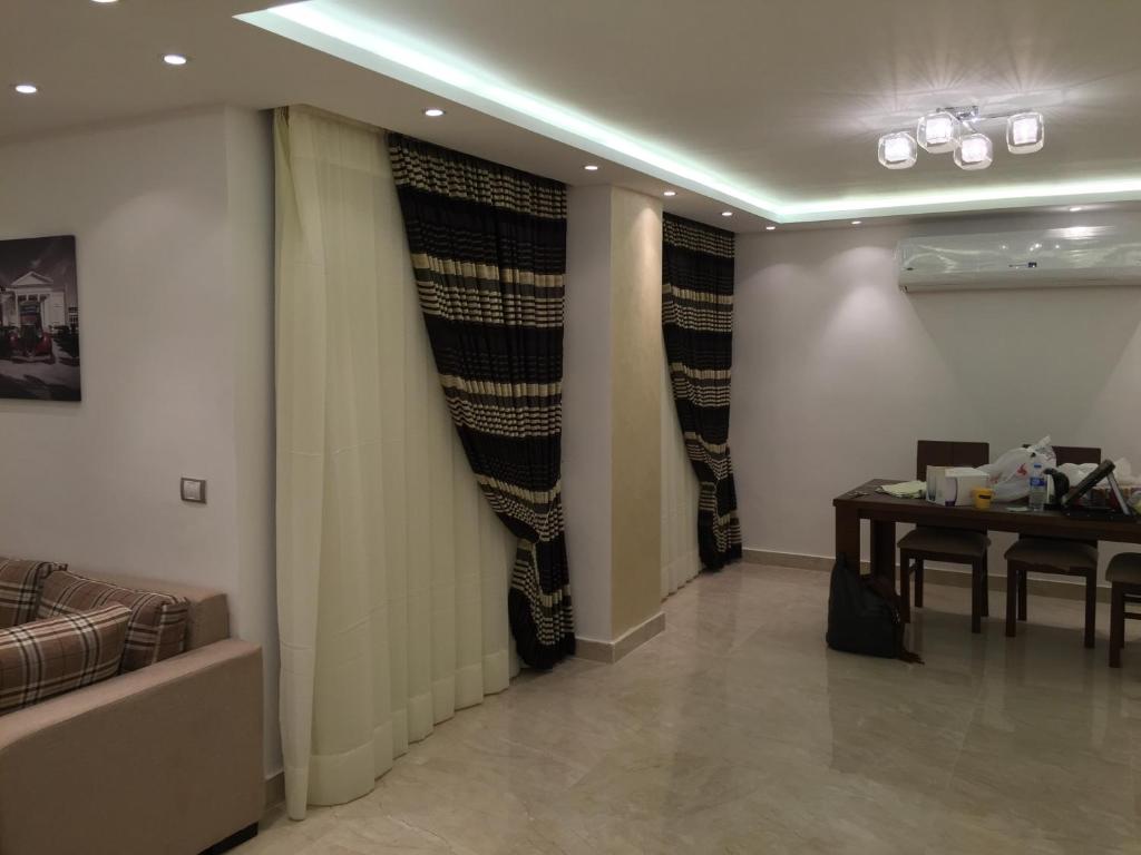 Le Royal Residence 1 - image 2