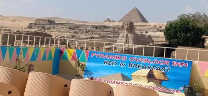 Pyramids Overlook Inn - image 1