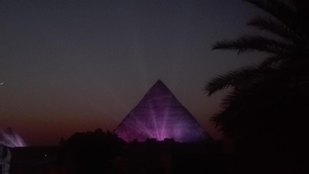 Pyramids Overlook Inn - image 4