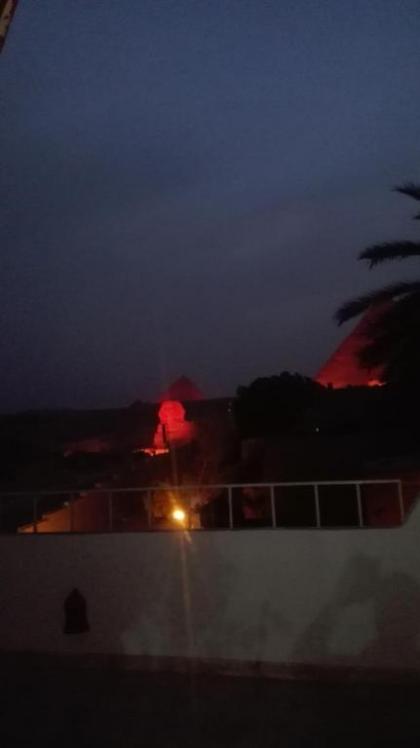Pyramids Overlook Inn - image 6
