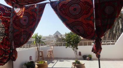 Pyramids Overlook Inn - image 9