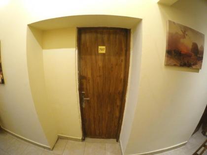 City Hotel - image 14