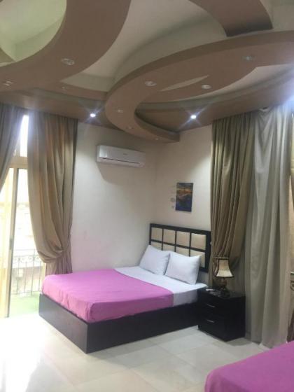 City Hotel - image 2