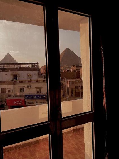 Cheops Pyramids Inn - image 21