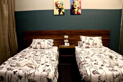 Nitocrisse Hotel - image 4