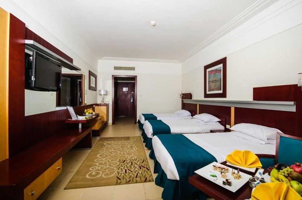Town View Hotel - image 5