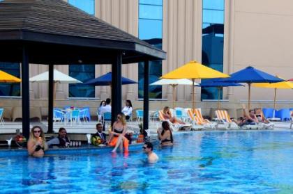 TOLIP Golden Plaza Hotel - image 4