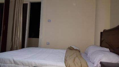 royal pyramids inn - image 16