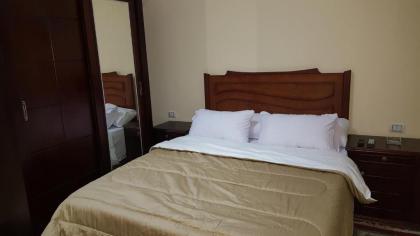 royal pyramids inn - image 17