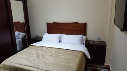 royal pyramids inn - image 19