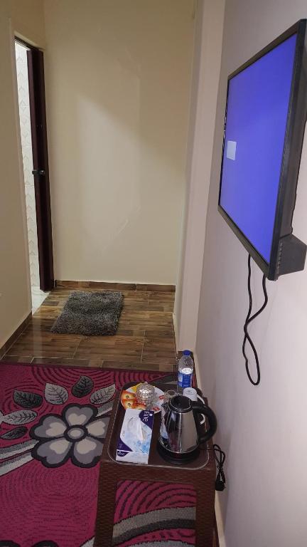 royal pyramids inn - image 4