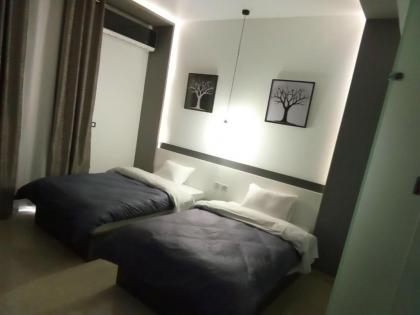 Azar Boutique Hotel - image 2