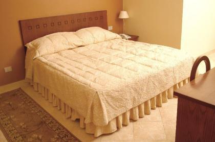Golden Carven Hotel - image 12
