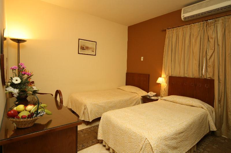 Golden Carven Hotel - image 7