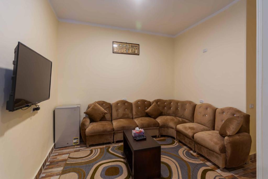 PYRAMIDS guest house - image 5